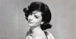 Read more about the article From Belief to Reality: Natalie Wood’s Santa Claus Revelation